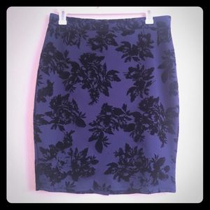 🆕 Macy’s Blue and Black Floral plus size skirt 2x